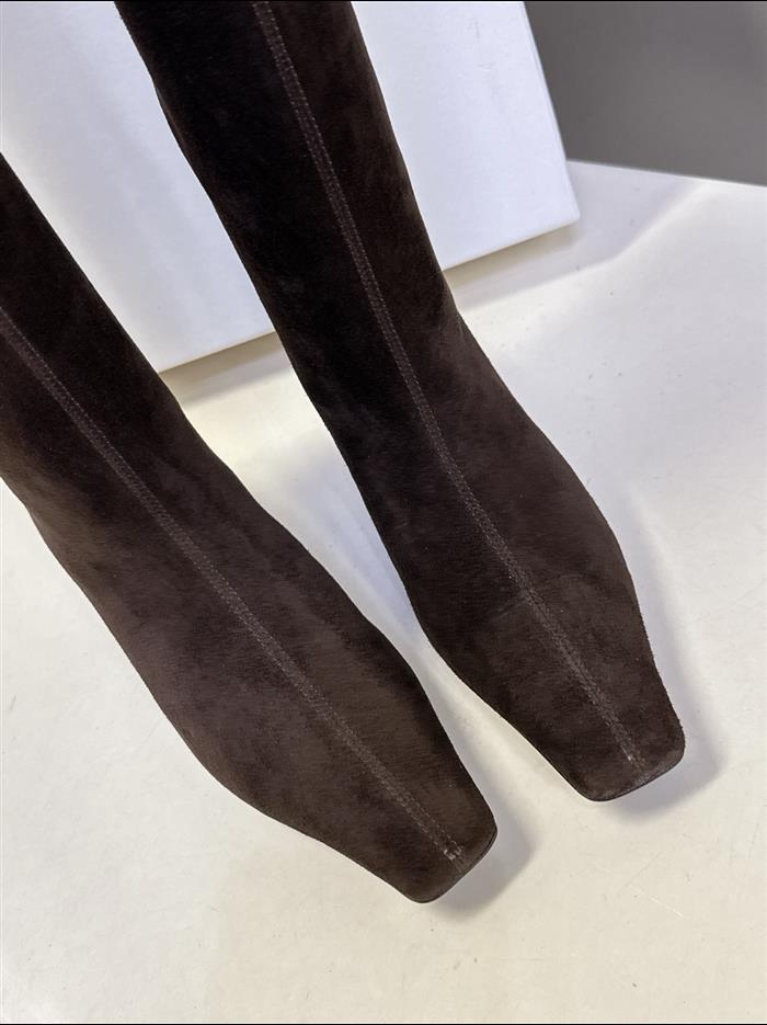 2025112817447847 560